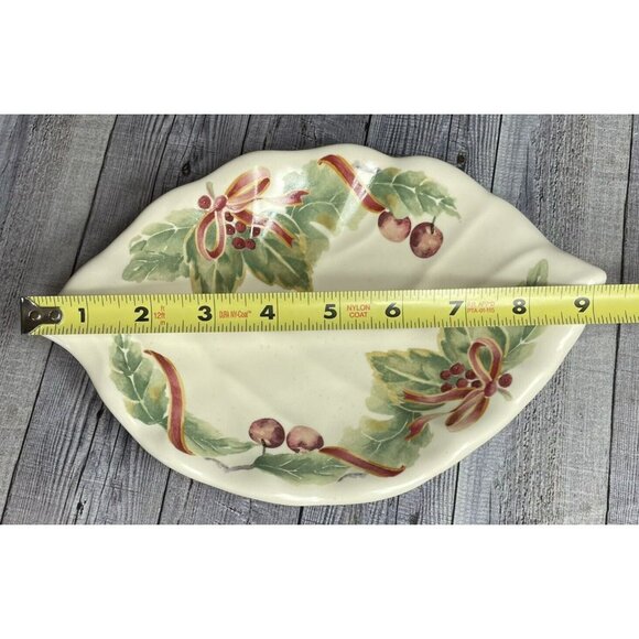 Retired Pfaltzgraff Jamberry Holiday Leaf Dish Christmas Design - Picture 2 of 5